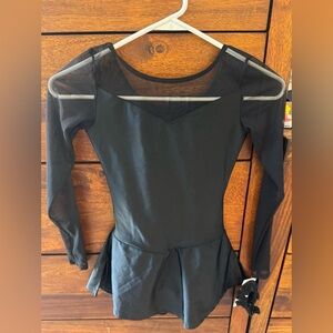 Mondor figure skating dress size 12/14 with matching scrunchie